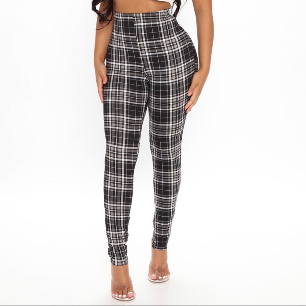 Fashion Nova Plaid print legging- Black/combo